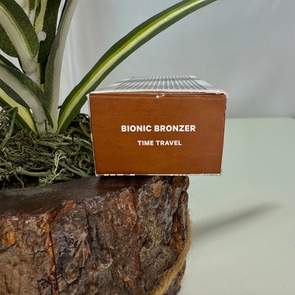 Milk Makeup, Bionic Bronzer, hydrating liquid bronzer, Time Travel - Picture 11 of 11